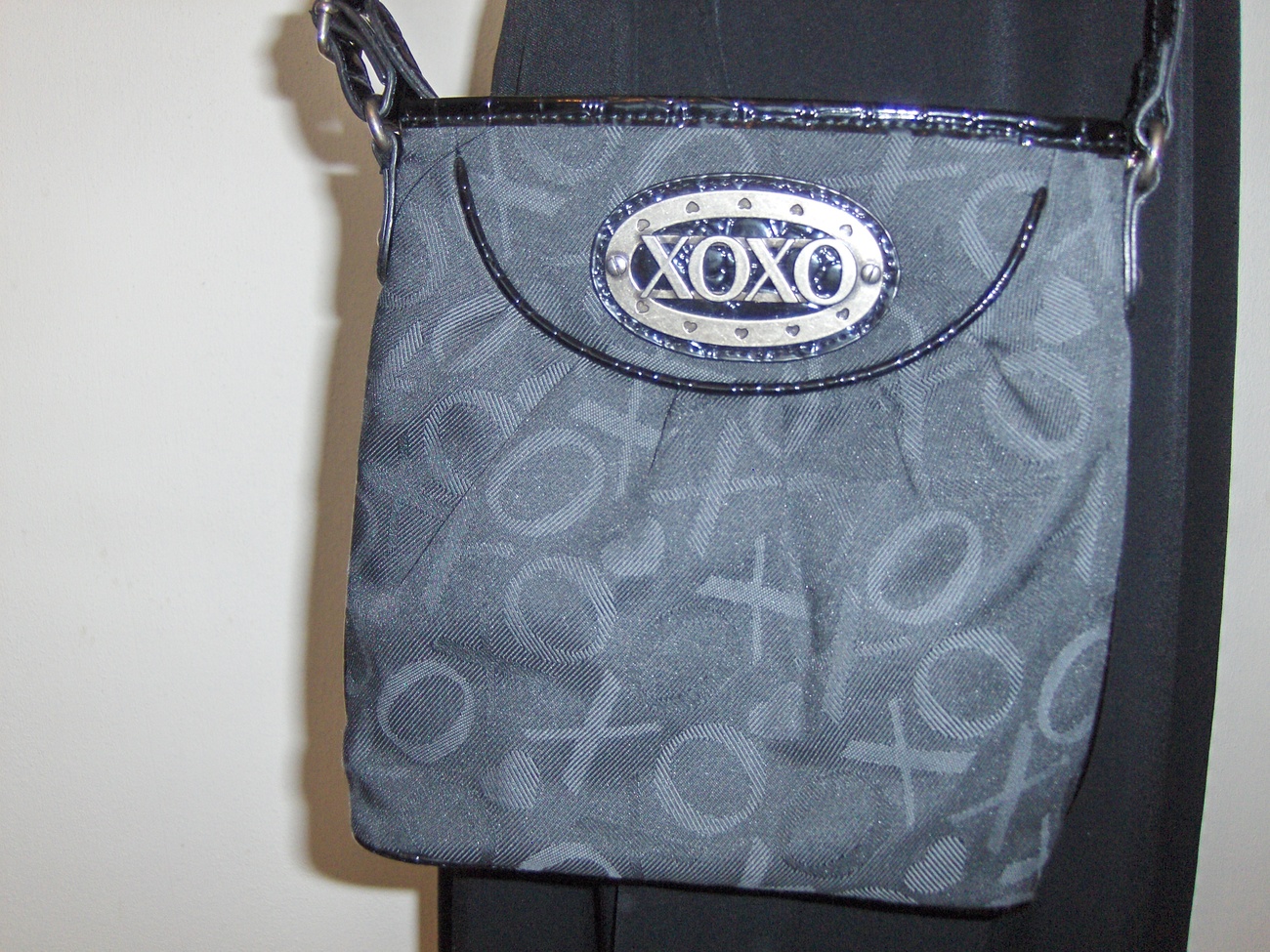 XOXO Black Purse Shoulder Sling Crossbody Cross BodyTote Bag Handbag