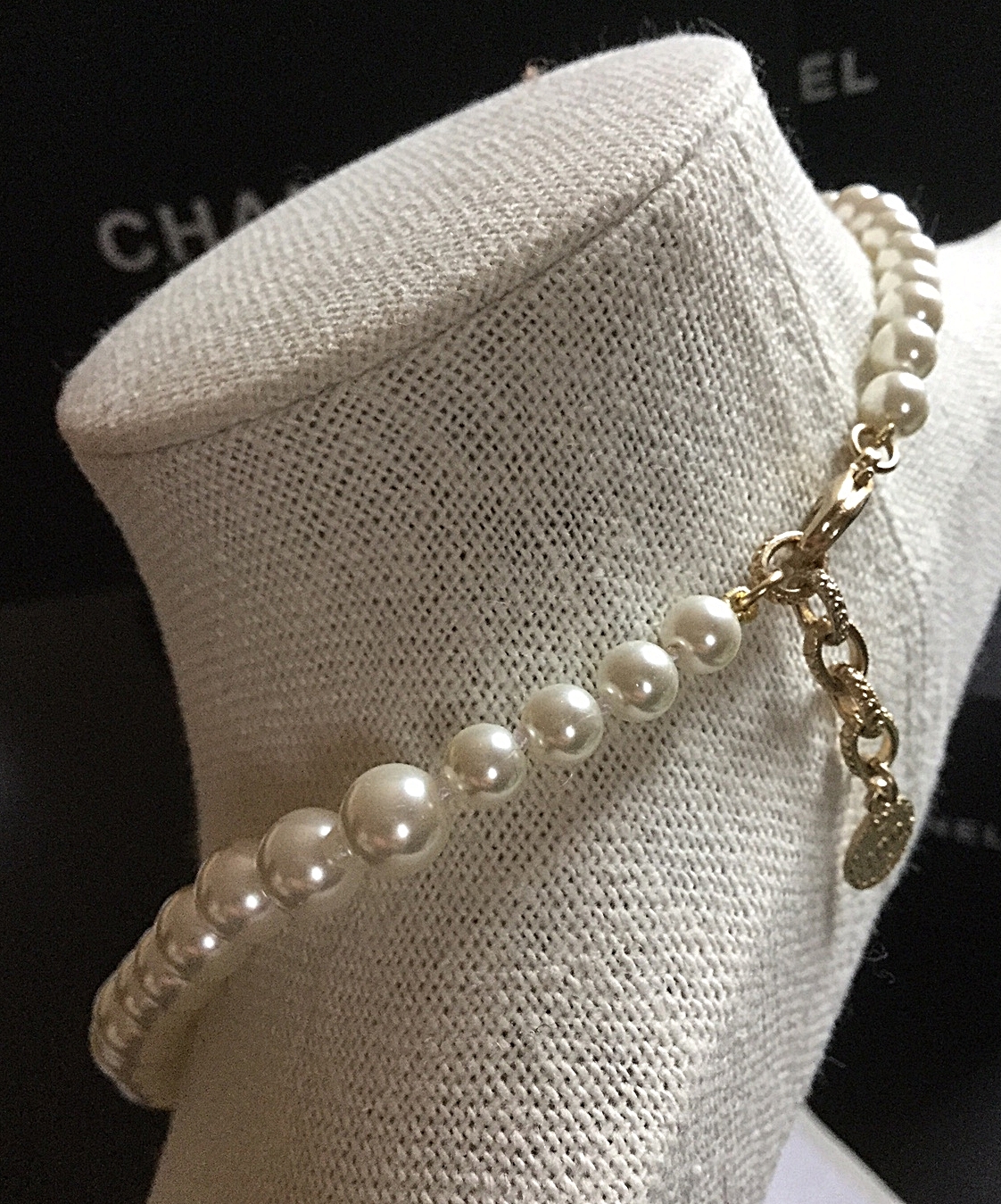chanel pearl and crystal necklace