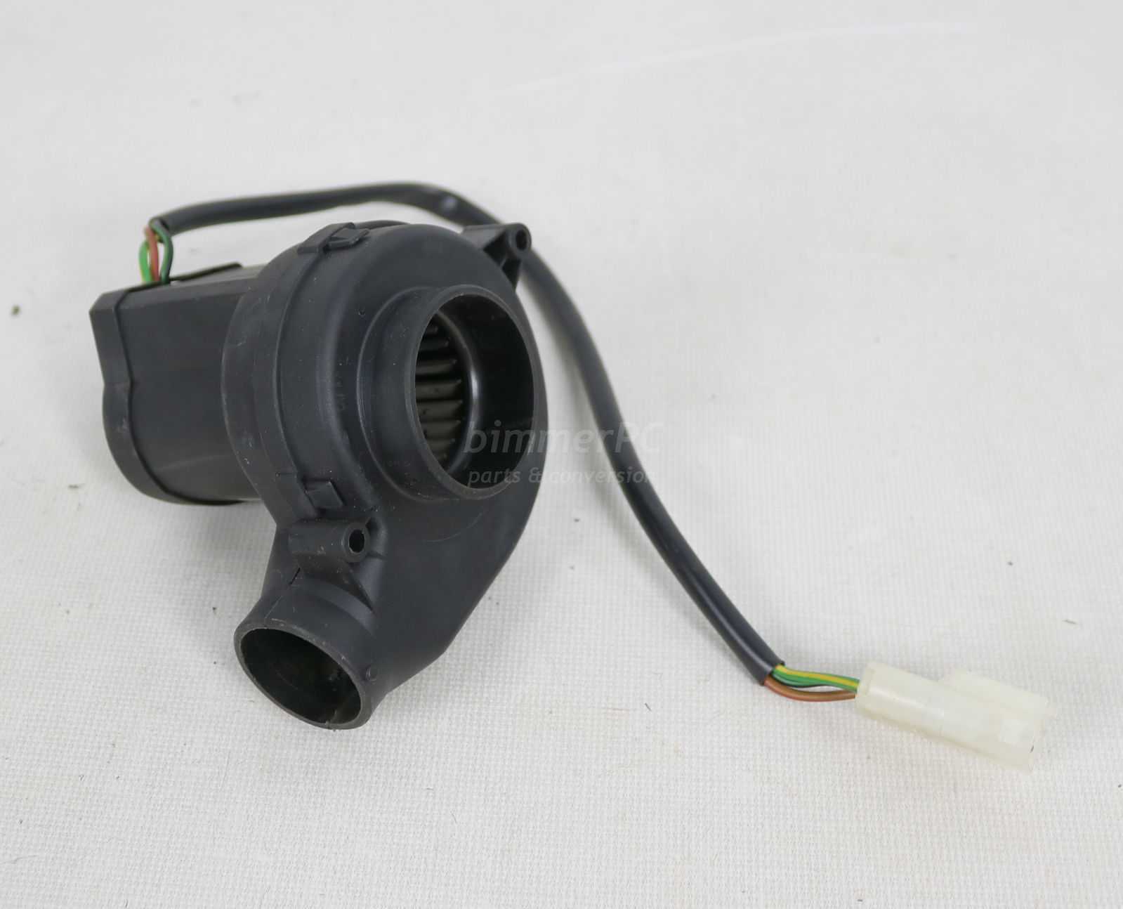 BMW E38 E39 Engine DME Modules Electronics Box Blower Cooling Fan 1995