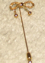Gold bow stick pin2 thumb200