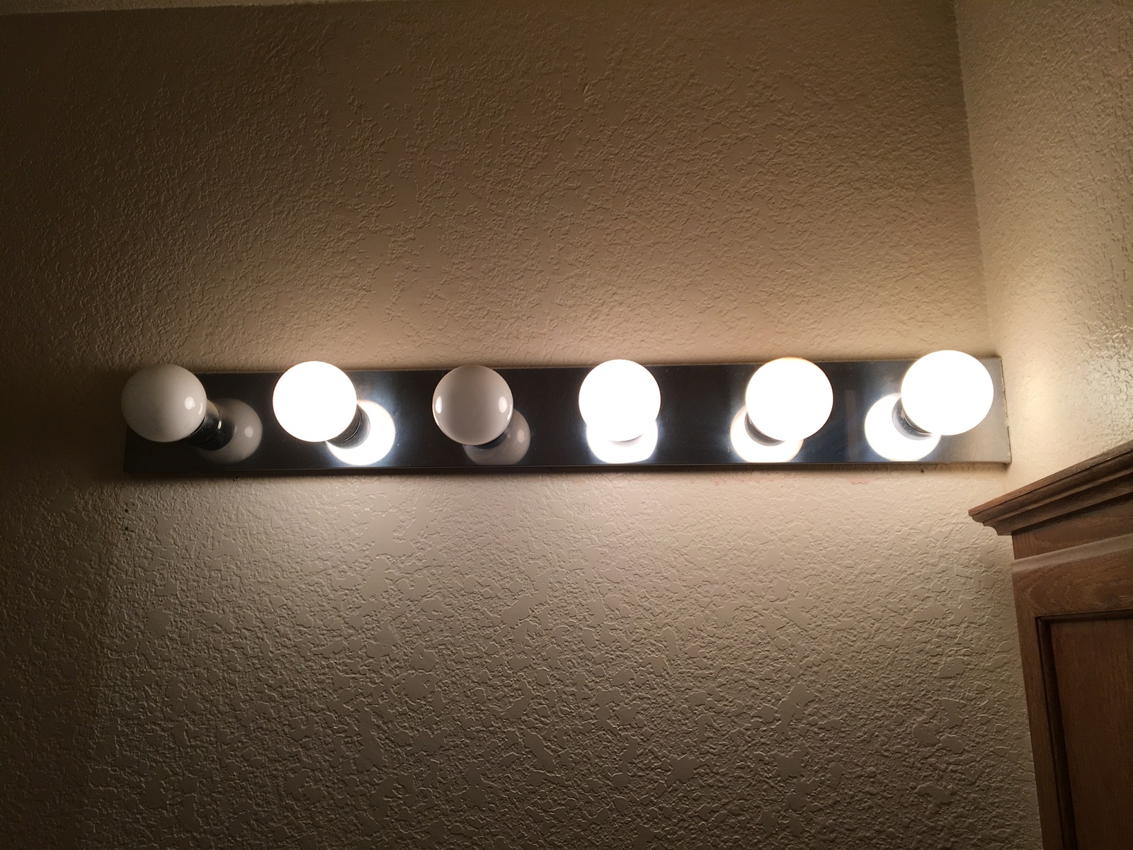 1980s Vintage 6Bulb Chrome Hollywood Glam Vanity Light Panel Wall