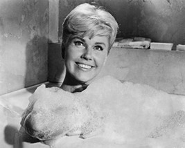 Doris Day In Pillow Talk 16X20 Canvas Giclee - $69.99