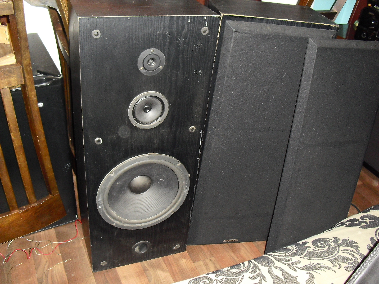 kenwood speakers towers, local pick up only Home Speakers & Subwoofers