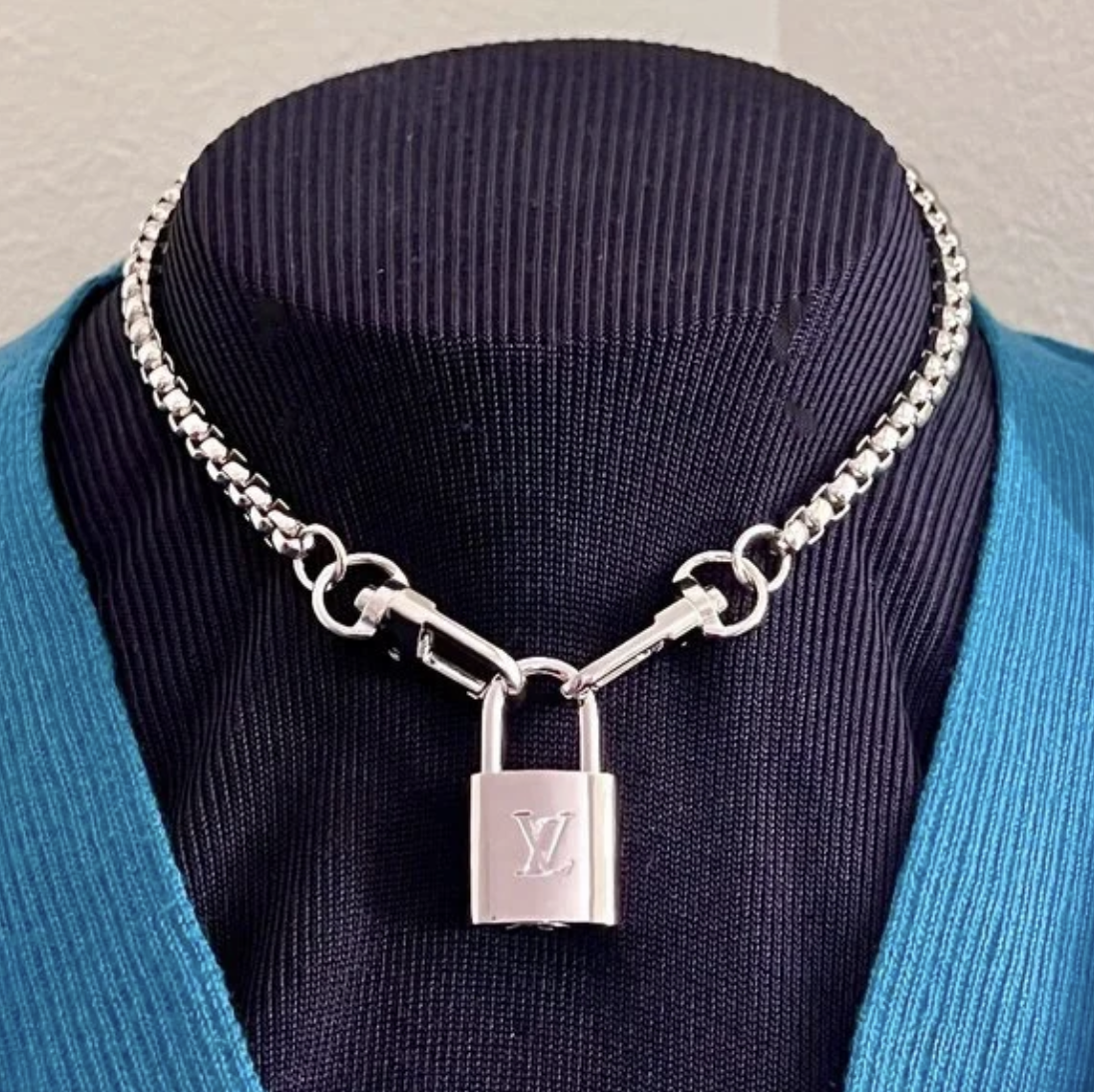 New Louis Vuitton Silver-Toned Lock on 16 Box Link Chain Choker Necklace