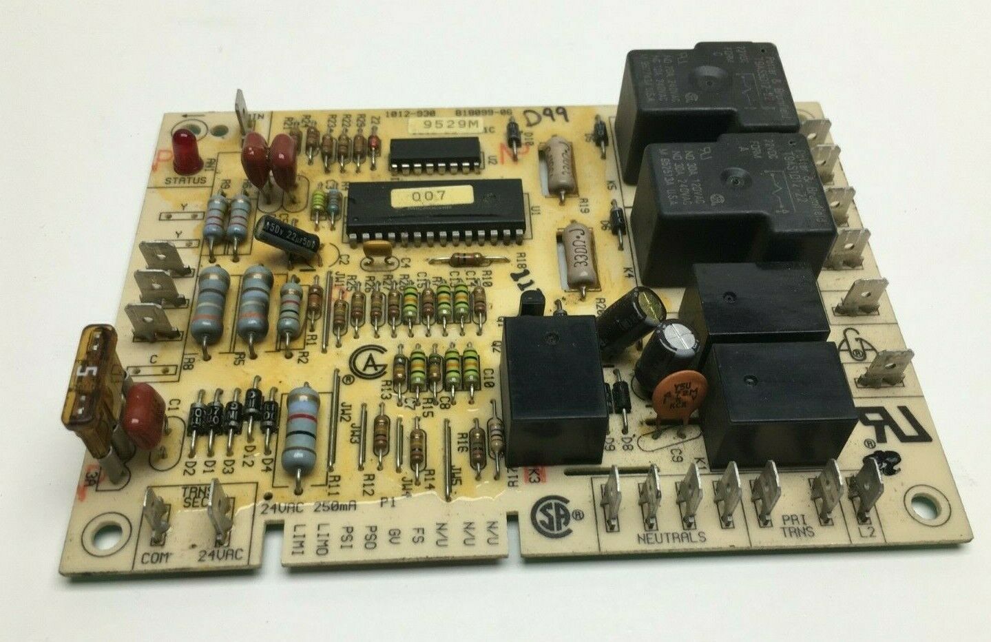 GOODMAN 1012930 B1809906 Gas Furnace Circuit Control Board used D99