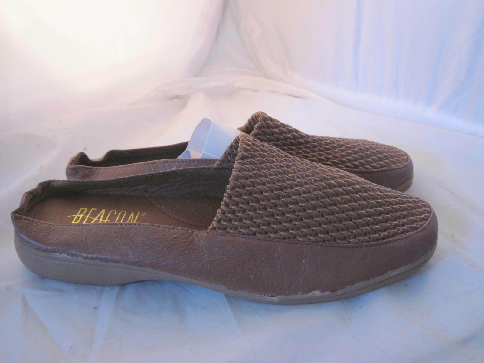 Beacon Stretch N Form Slip on Women's shoes Brown 8.5 M very ...