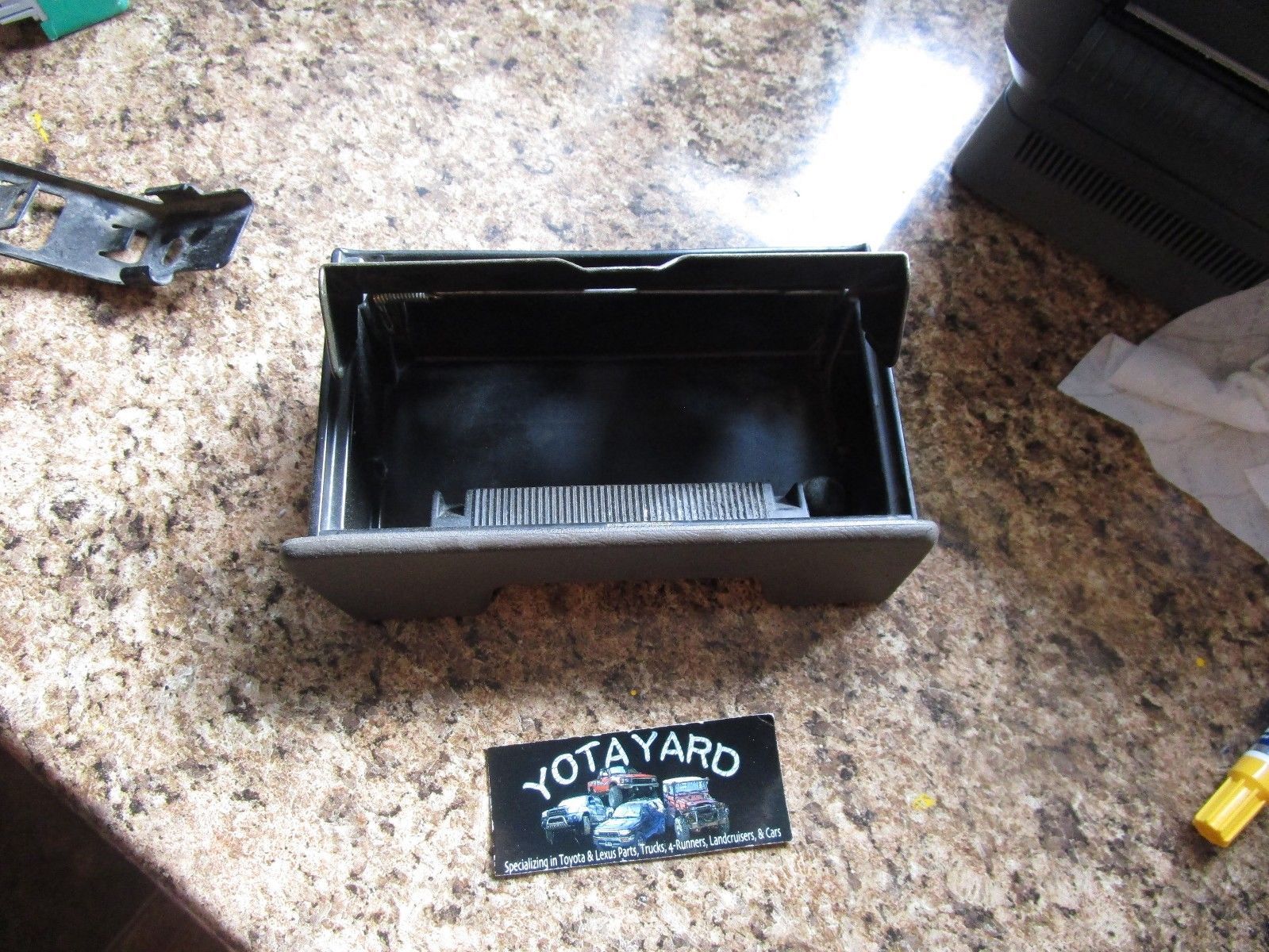 84 85 86 87 88 89 TOYOTA 4RUNNER PICKUP BLACK ASHTRAY 74102-89103 YOTA YARD