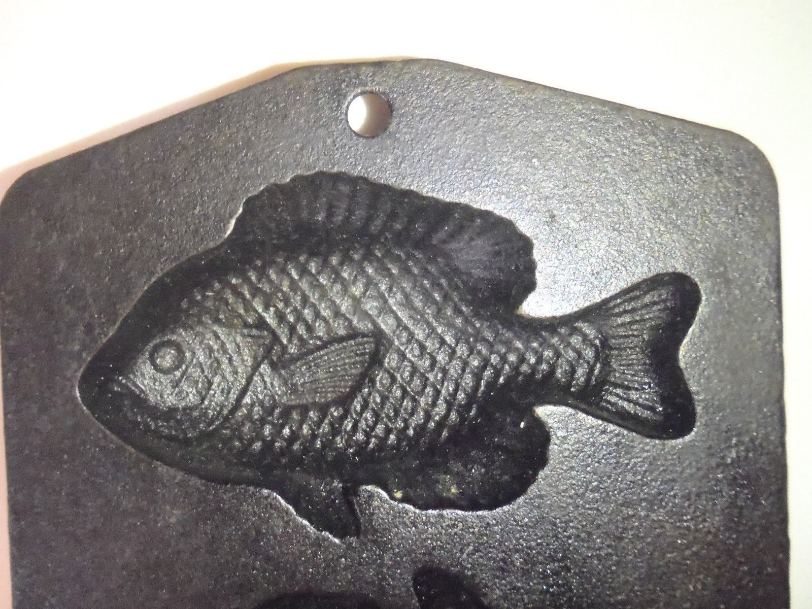 Vintage Lodge USA Cast Iron Fish Cornbread Mold Pan 5PP2 Cast Iron