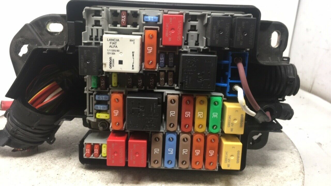 20142017 Fiat 500 Fusebox Fuse Box Relay Module 51890355 W274l