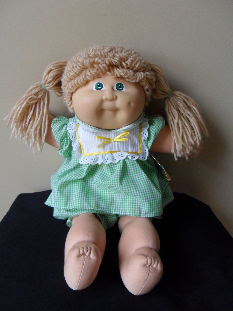 cabbage patch doll blonde hair green eyes