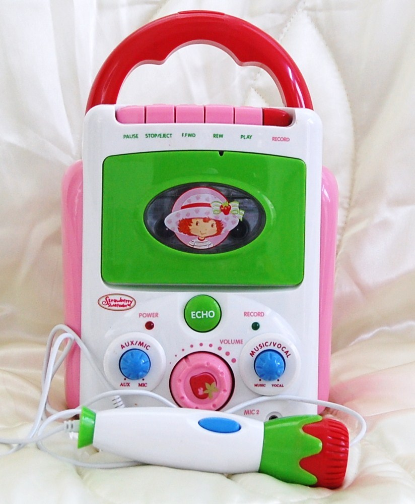 Collectible Strawberry Shortcake Karaoke Cassette Player Recorder SS228