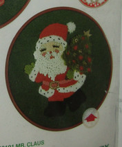Mr Santa Claus Bernat Crewel Embroidery Kit 7" Diameter Sealed Vintage 1976  - $14.54