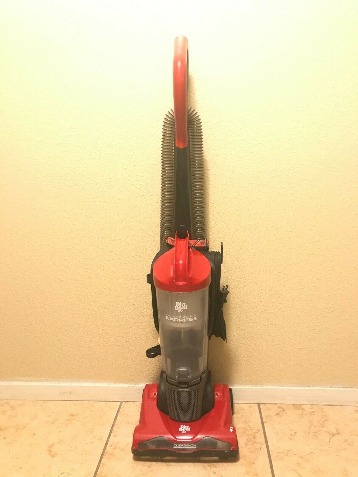 Dirt Devil Endura Express Bagless Compact Upright Vacuum Cleaner