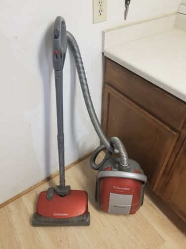 Electrolux Oxygen Type B Canister Vacuum Cleaner EL6988 - $199.90