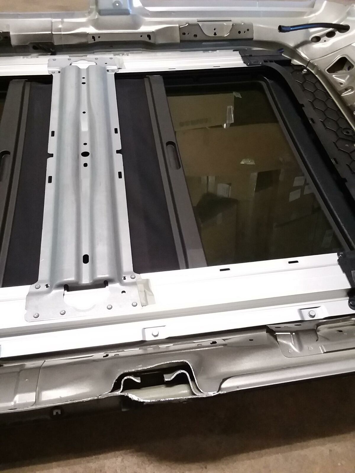 PANORAMIC SUNROOF WITH SKIN SUN MOON ROOF TOP ASSEMBLY GLASS CONVERSION