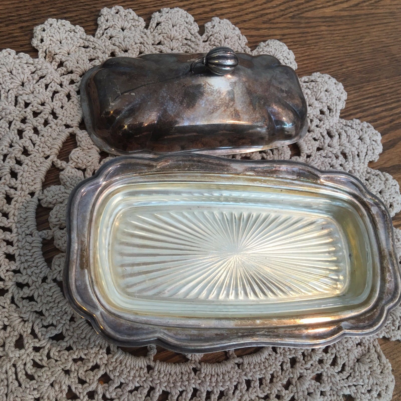 English Silver MFG Butter Dish w Glass Liner & Lid MADE IN USA Vintage