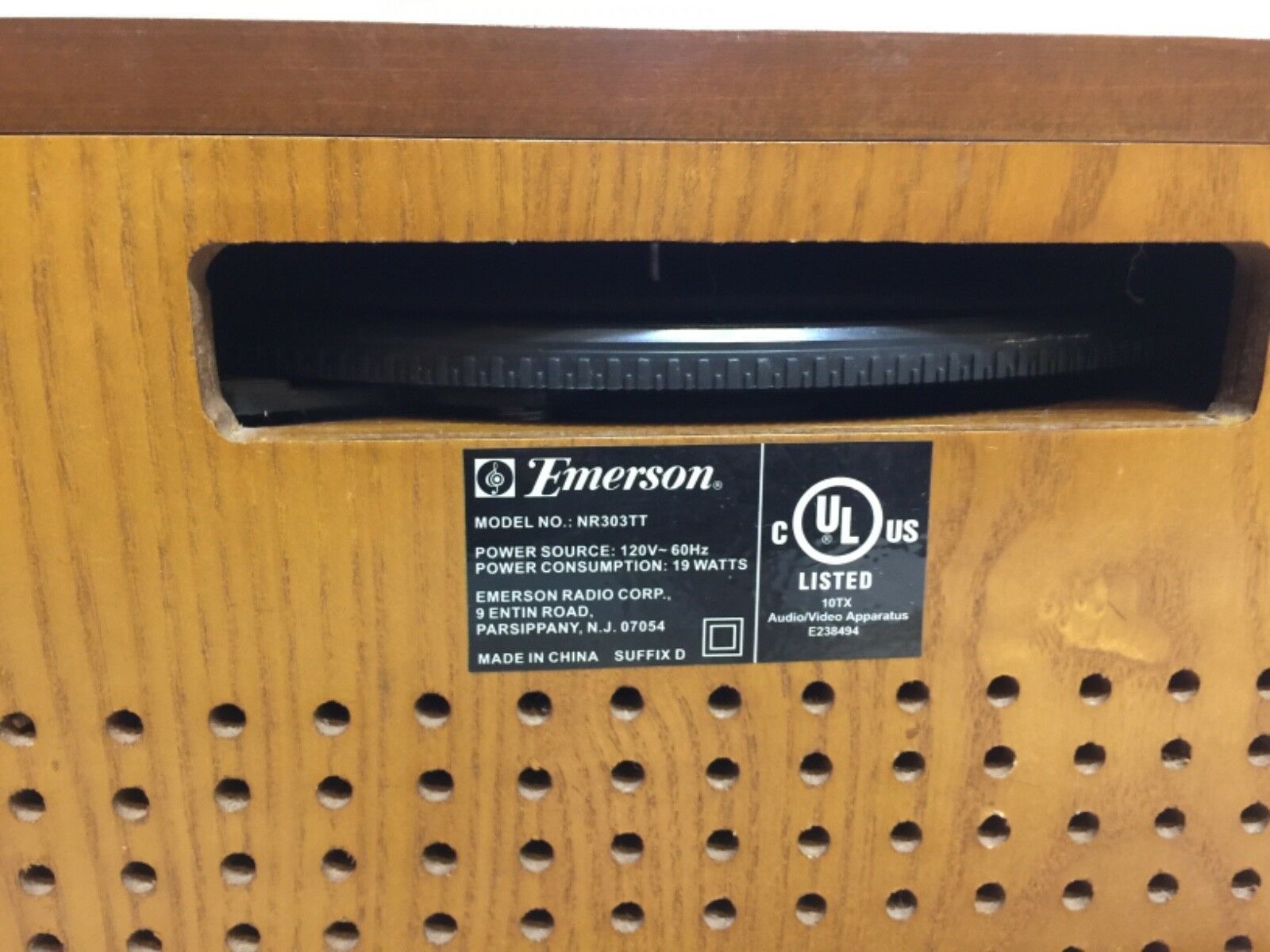 Emerson NR303TT Wood Turntable Cassette CD Player AM/FM Stereo