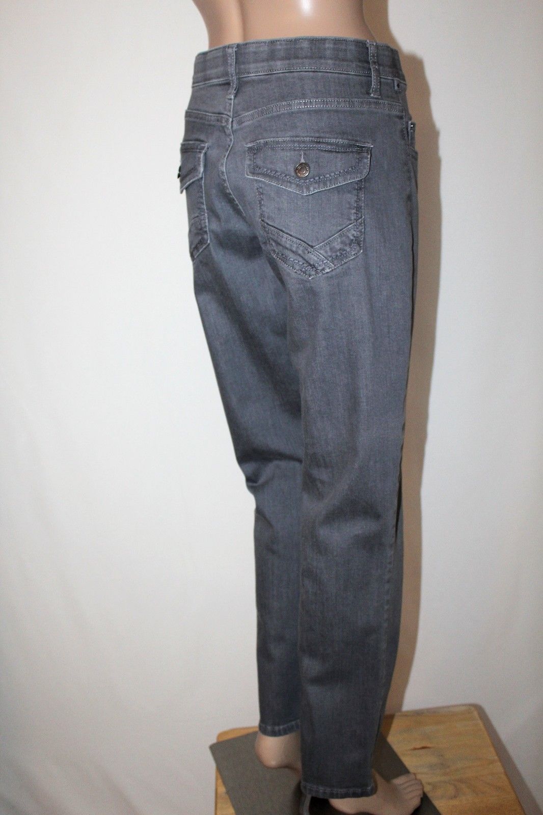Lee Platinum Label Women S Size 10 Short And 22 Similar Items