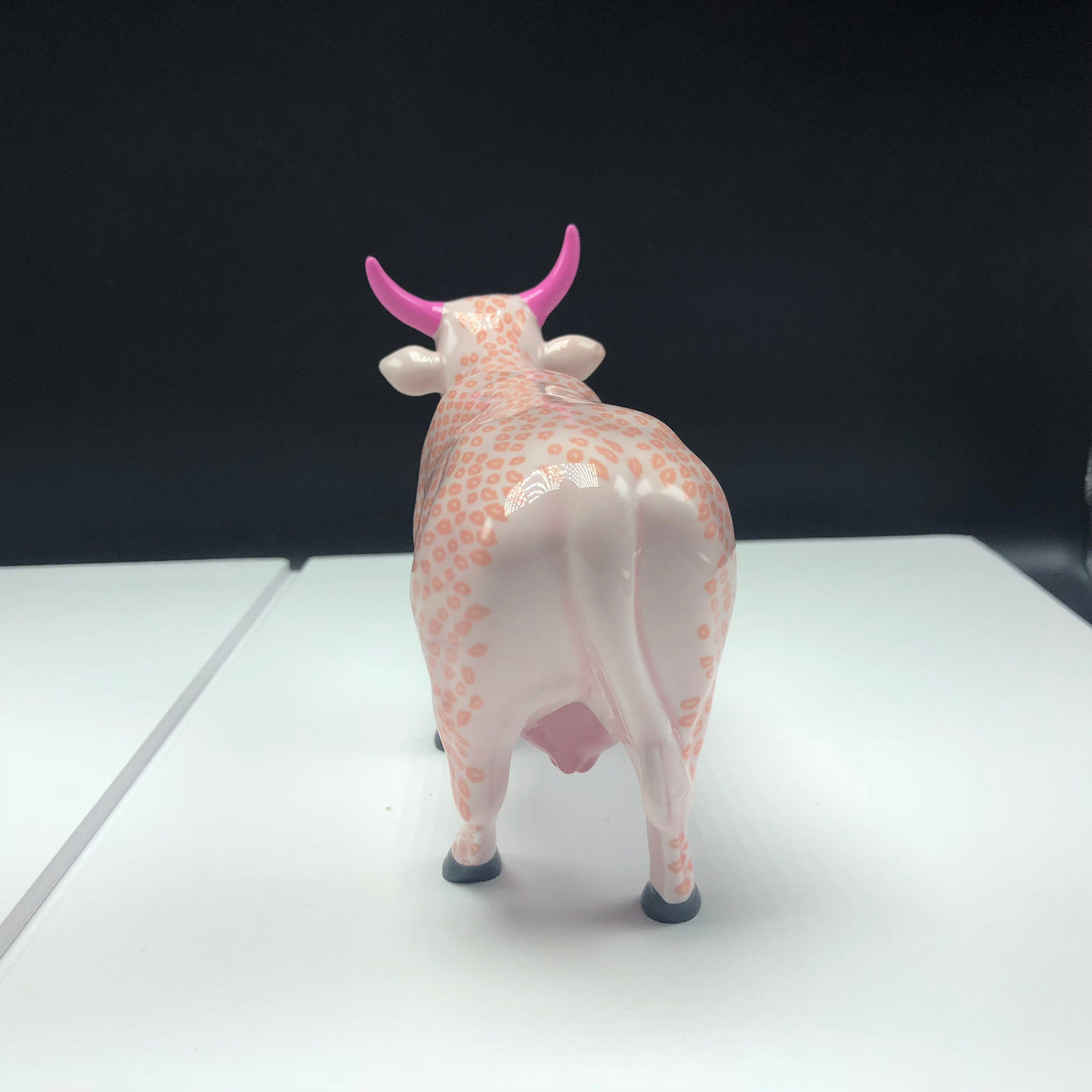 sell cow parade figurines