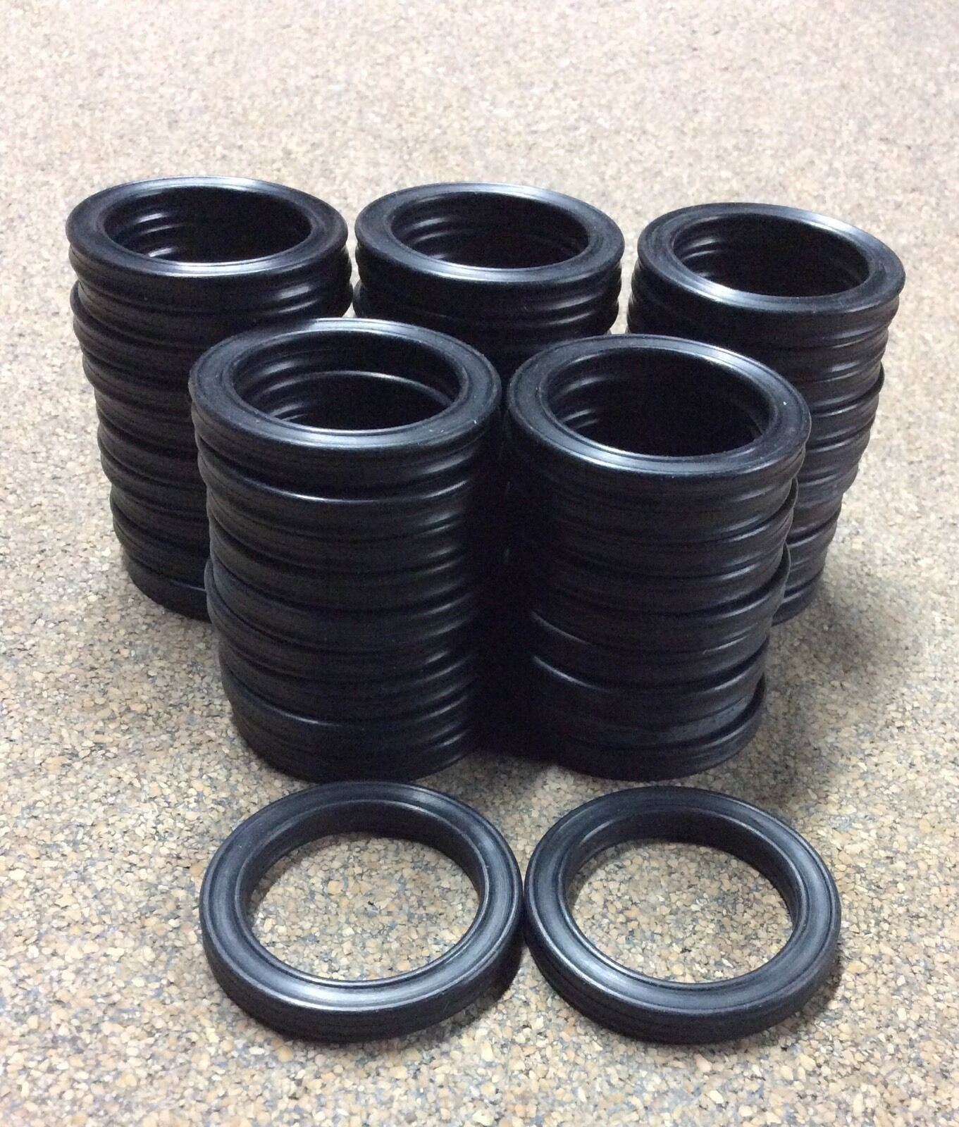 Quad Rings / X Rings 320, 11/8" ID 11/2" OD 3/16" CS BunaN 70 Duro