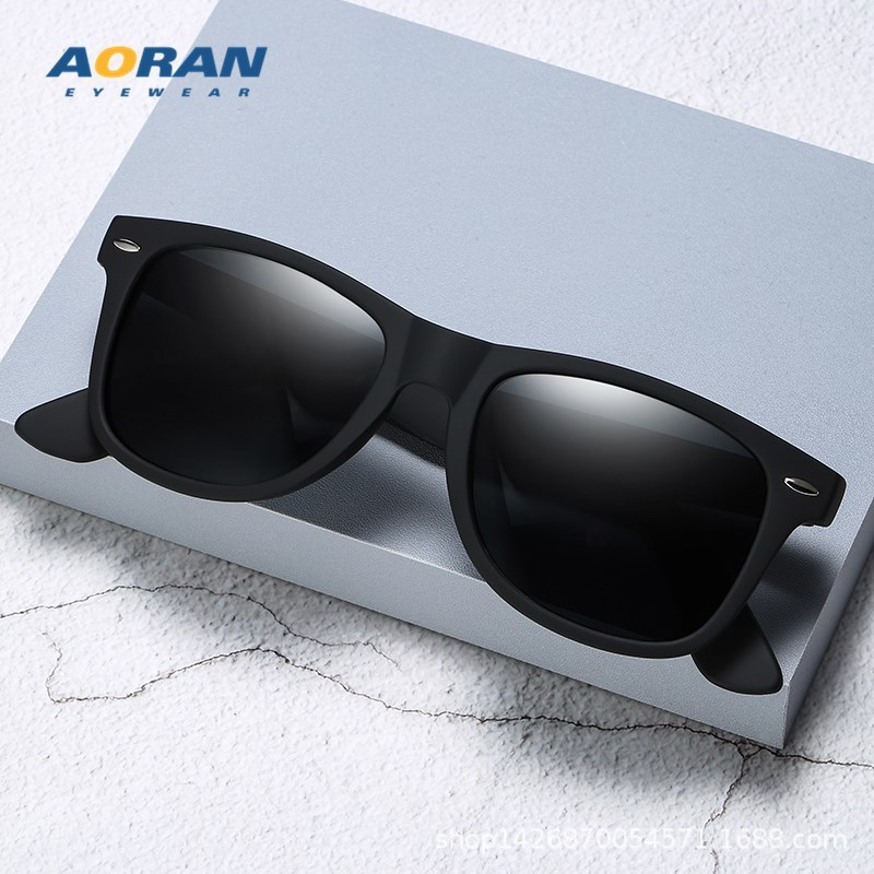 Retro Polarized Sunglasses for Men and Women UV Protection LVL-382