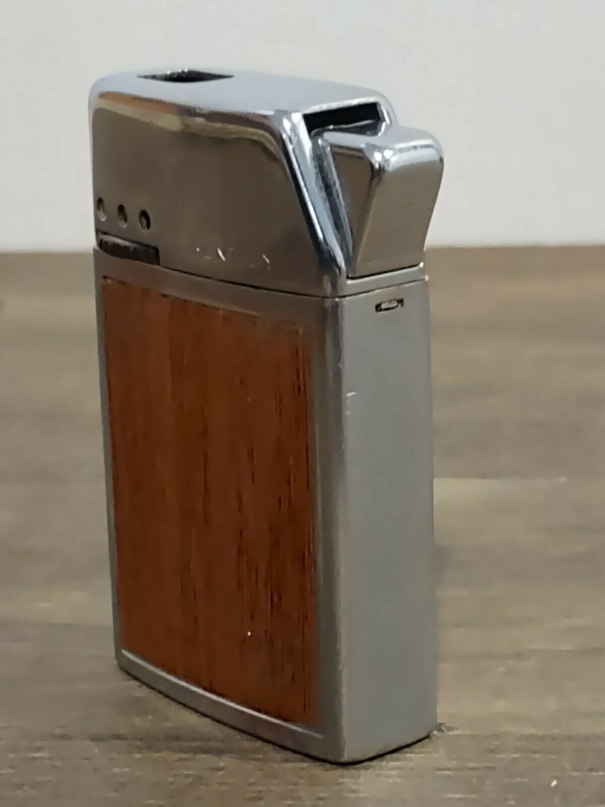 Vintage Bentley Flick Butane Lighter 1970's Wood Grain *Needs Cartridge ...