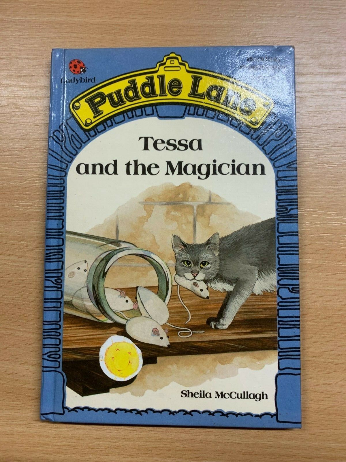 PUDDLE LANE 2 "TESSA AND THE MAGICIAN" LADYBIRD BOOK Antiquarian