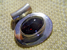 925 Sterling Silver Heavy Garnet Pendant 1" (Hallmarked In The Uk) - $47.03