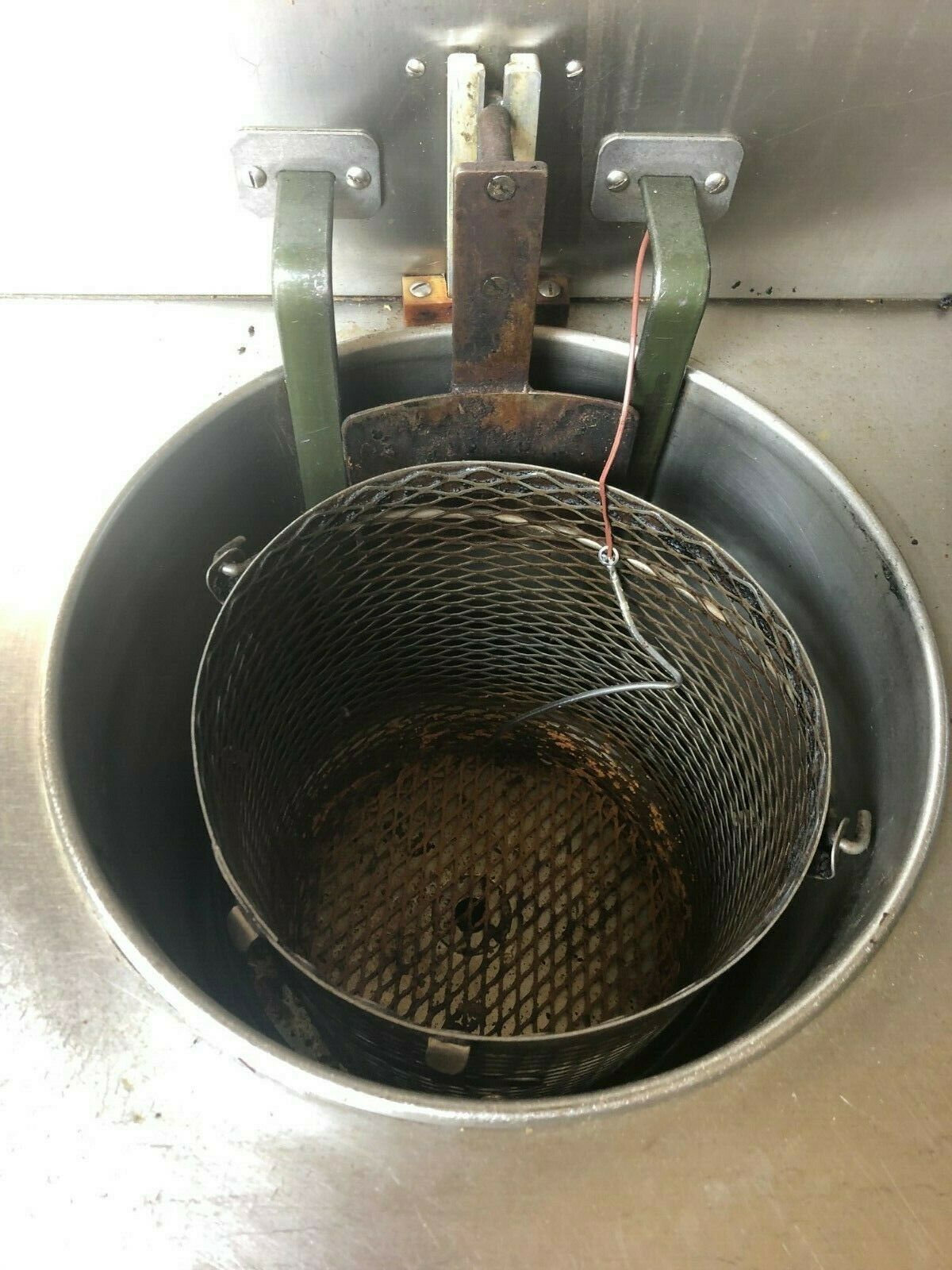 Giles Chester Fried CF400 Chicken Food Cooker Natural Gas Auto Lift