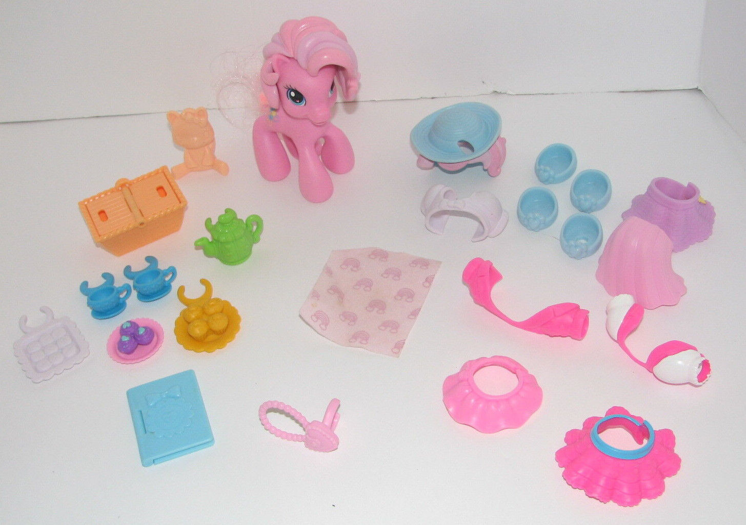 My Little Pony PINKIE PIE Dress Up Set - $15.82