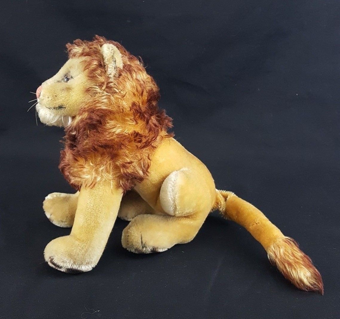 lion steiff