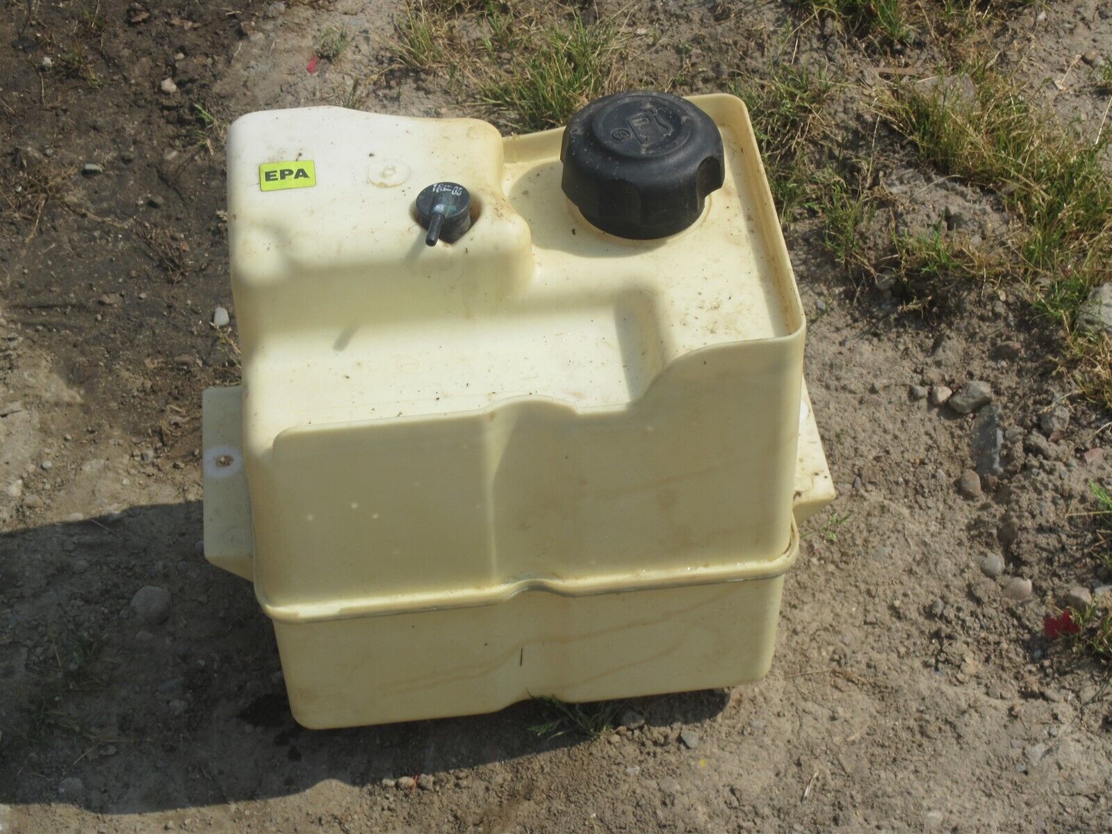 Husqvarna YTH24V48 Riding Mower Gas Fuel Tank Lawn Mower Parts