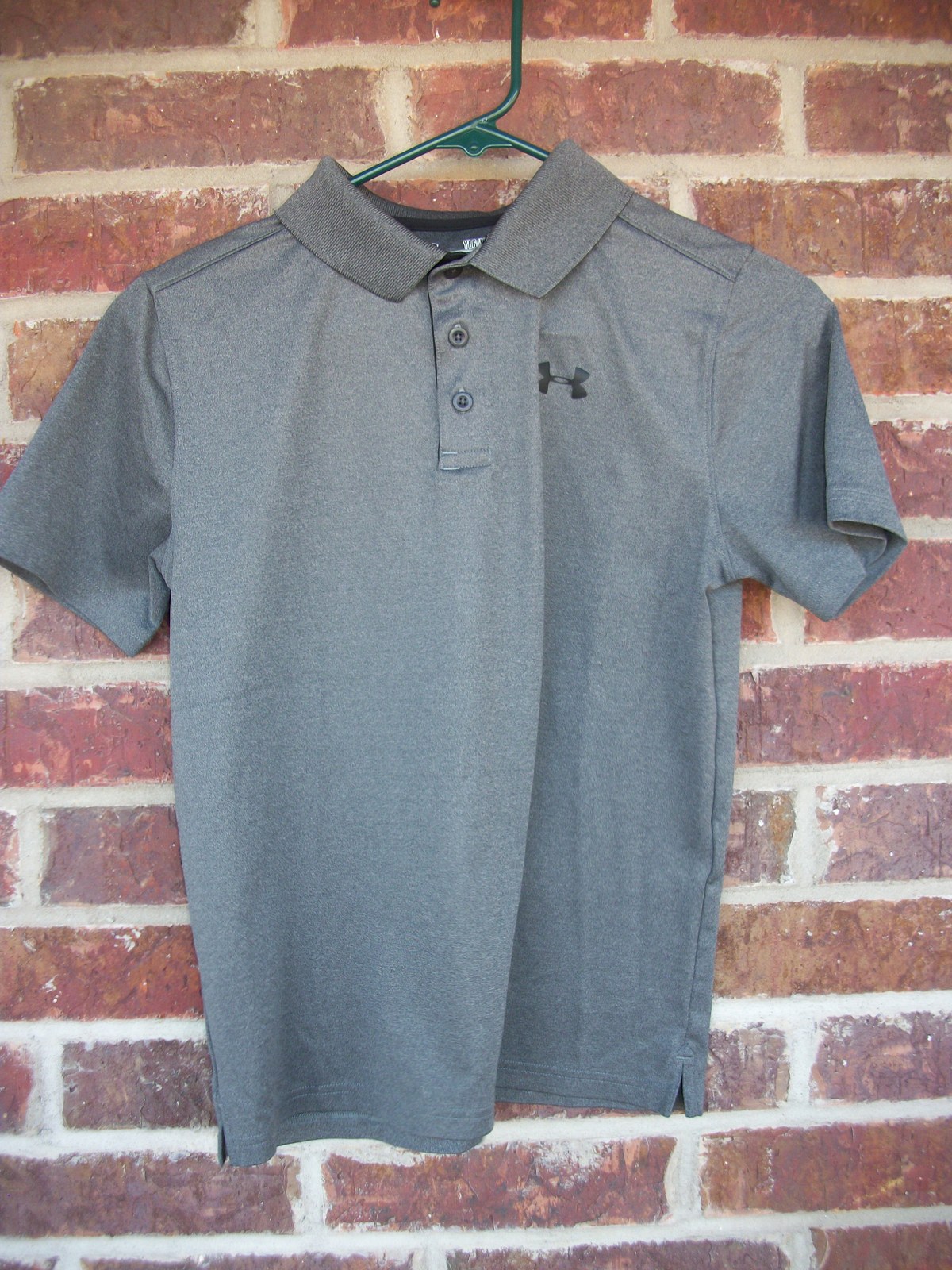 Boys Gray Under Armour Collar Neck Short Sleeve Top Size Youth Large ...