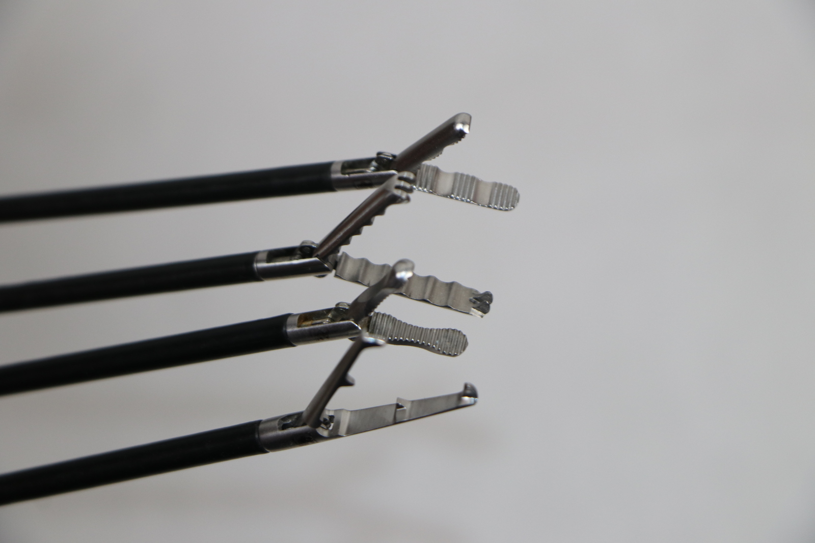 Laparoscopic Fundus Maxi Grasper,Retraction Long Ridged Jaw,Duckbill