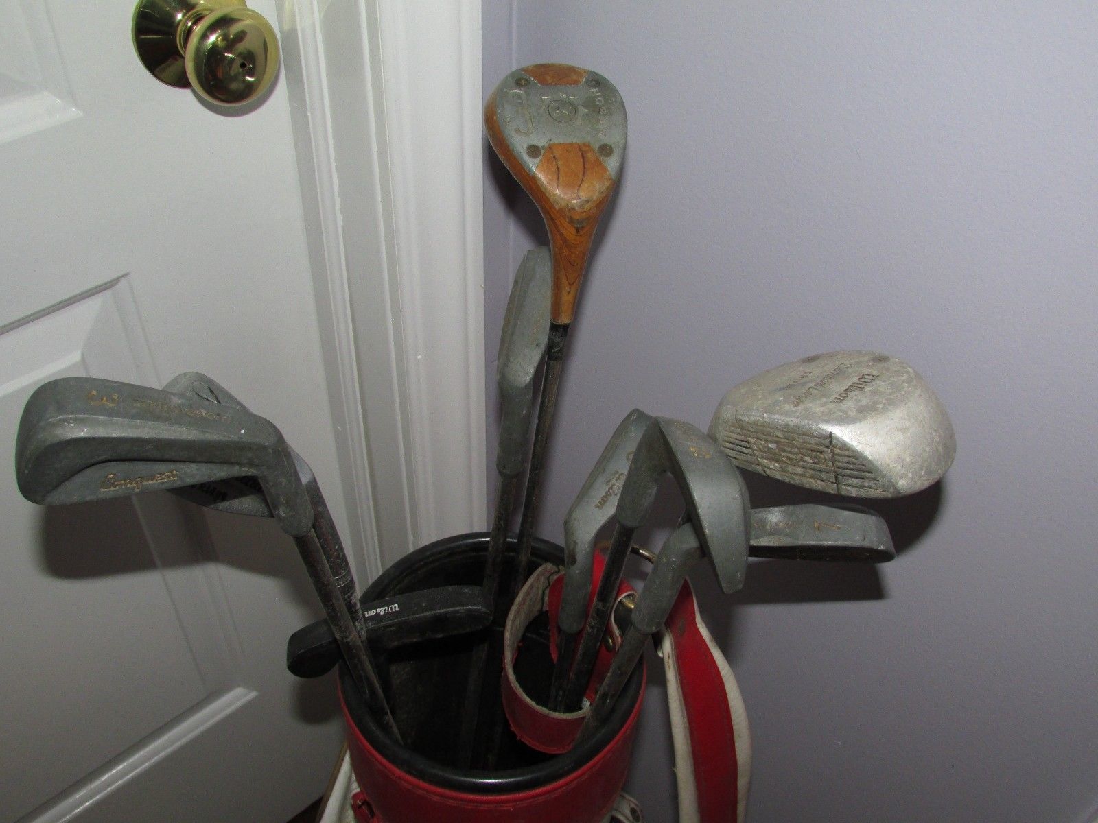 9 Golf Clubs With Wilson Carry Bag Bernhard Langer, Northwestern, Sam