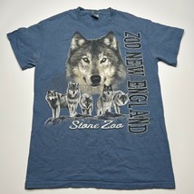 Men&#39;s New England Stone Zoo T Shirt Adult Small Graphic Wolf Nature Blue... - $16.66