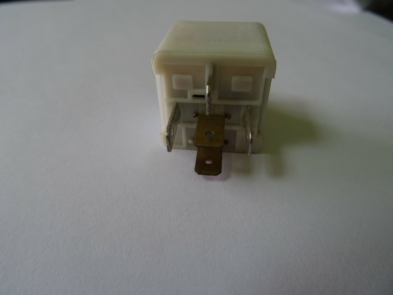 HELLA 4RD 003 52012 24V /3666 CURRENT RELAY HELLA 4RD 003 52012 24V