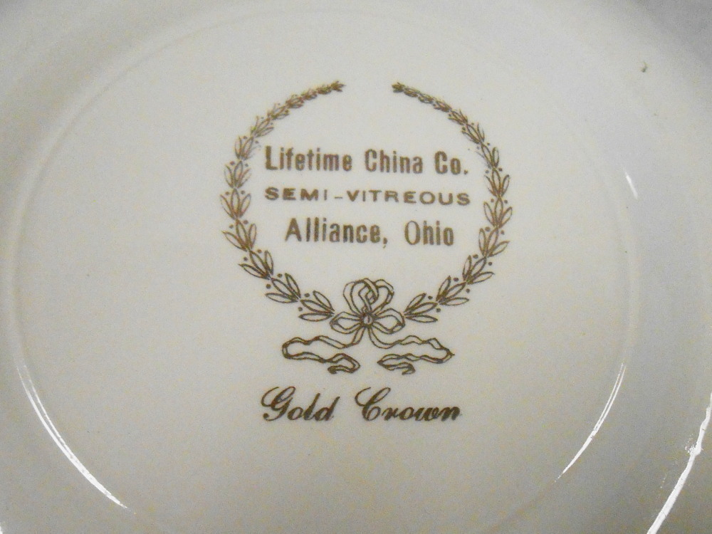 LIFETIME CHINA Co.SEMIVITREOUS ALLIANCE OHIO GOLD CROWN LARGE BOWL