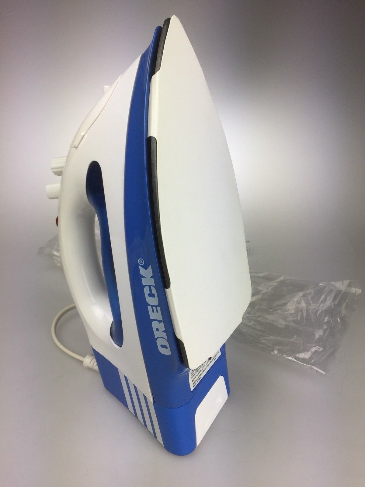 Oreck Cord/Cordless Steam Iron Model JP8100CB Irons