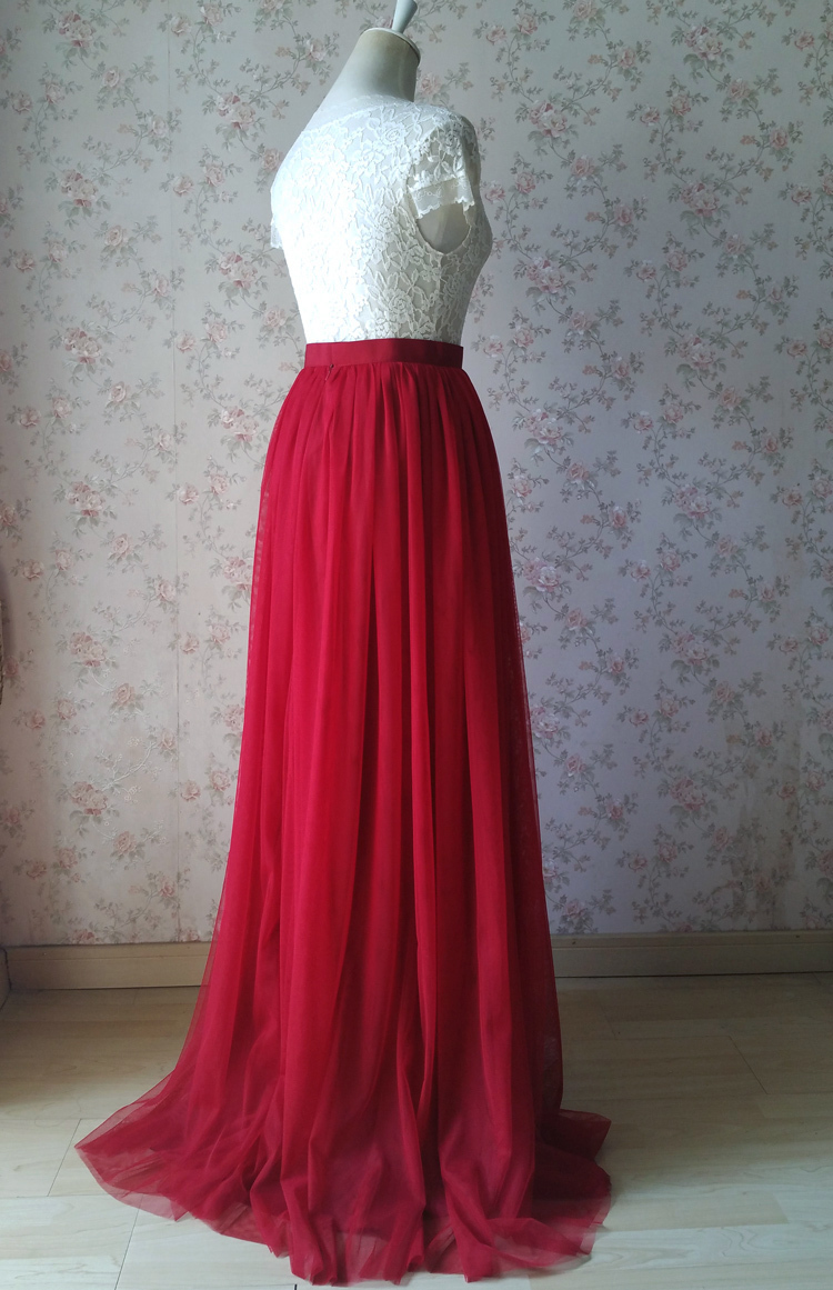 red tulle skirt outfit