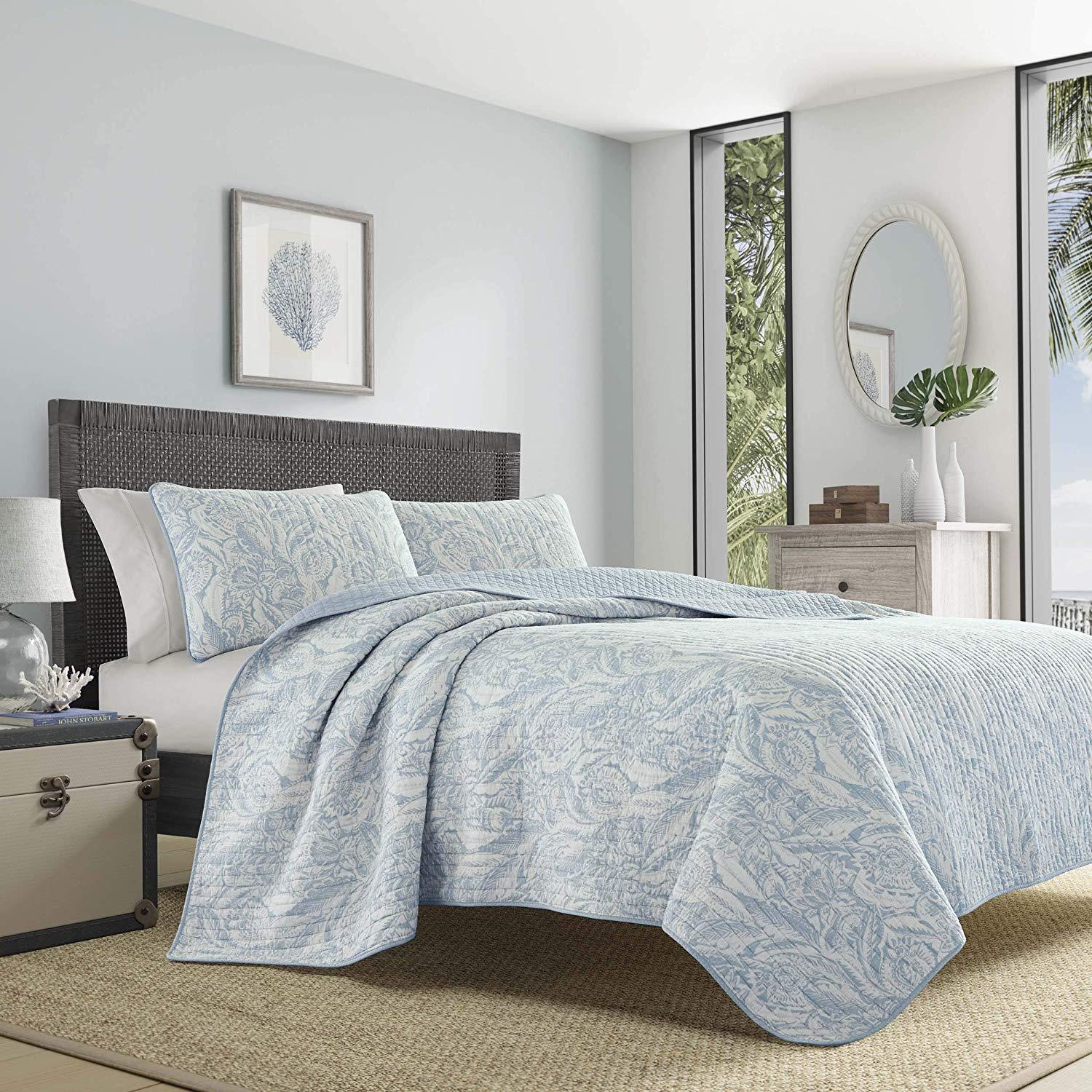 * NEW * Tommy Bahama Batik Paisley Quilt Set (Full/Queen) (Kayleigh