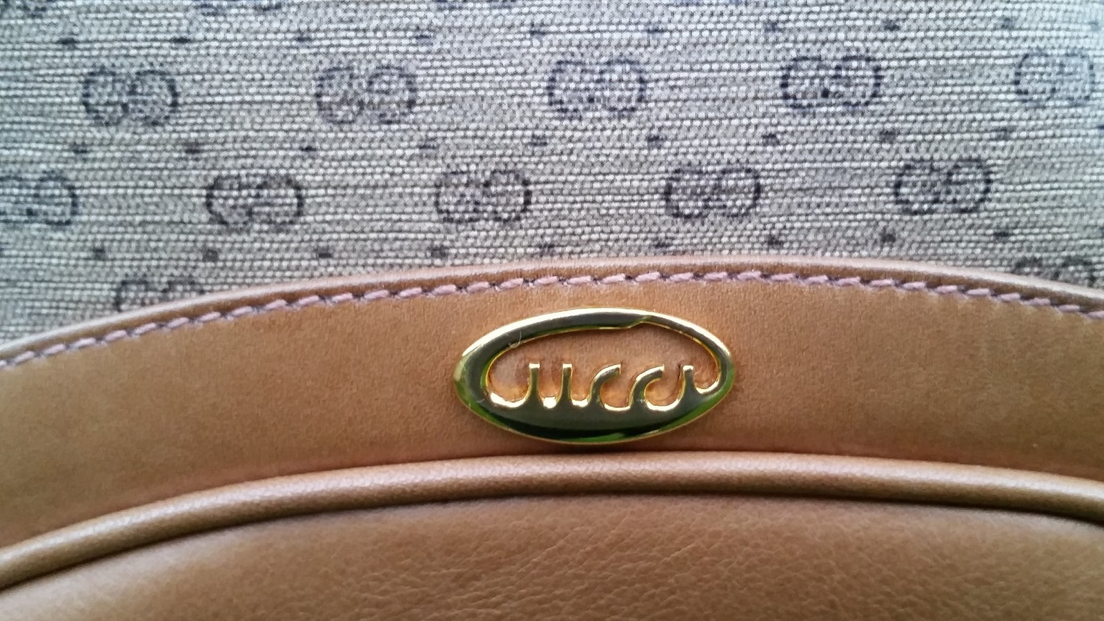 Authentic Gucci Tan GG Signature Canvas & Leather Shoulder/Crossbody Bag Vintage - Bags ...
