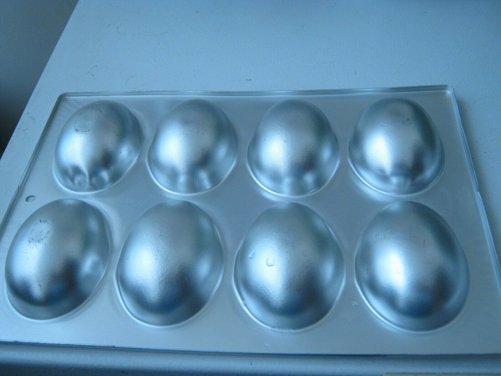 Wilton Easter Egg Cake Pan (5082127, 1982) 8 Cavity Bakeware