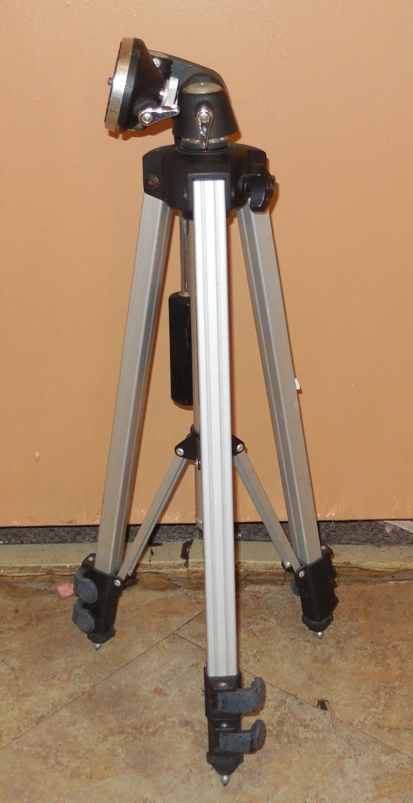 Vintage Made in Japan Goldcrest 679L Camera Camcorder Tripod 22"57