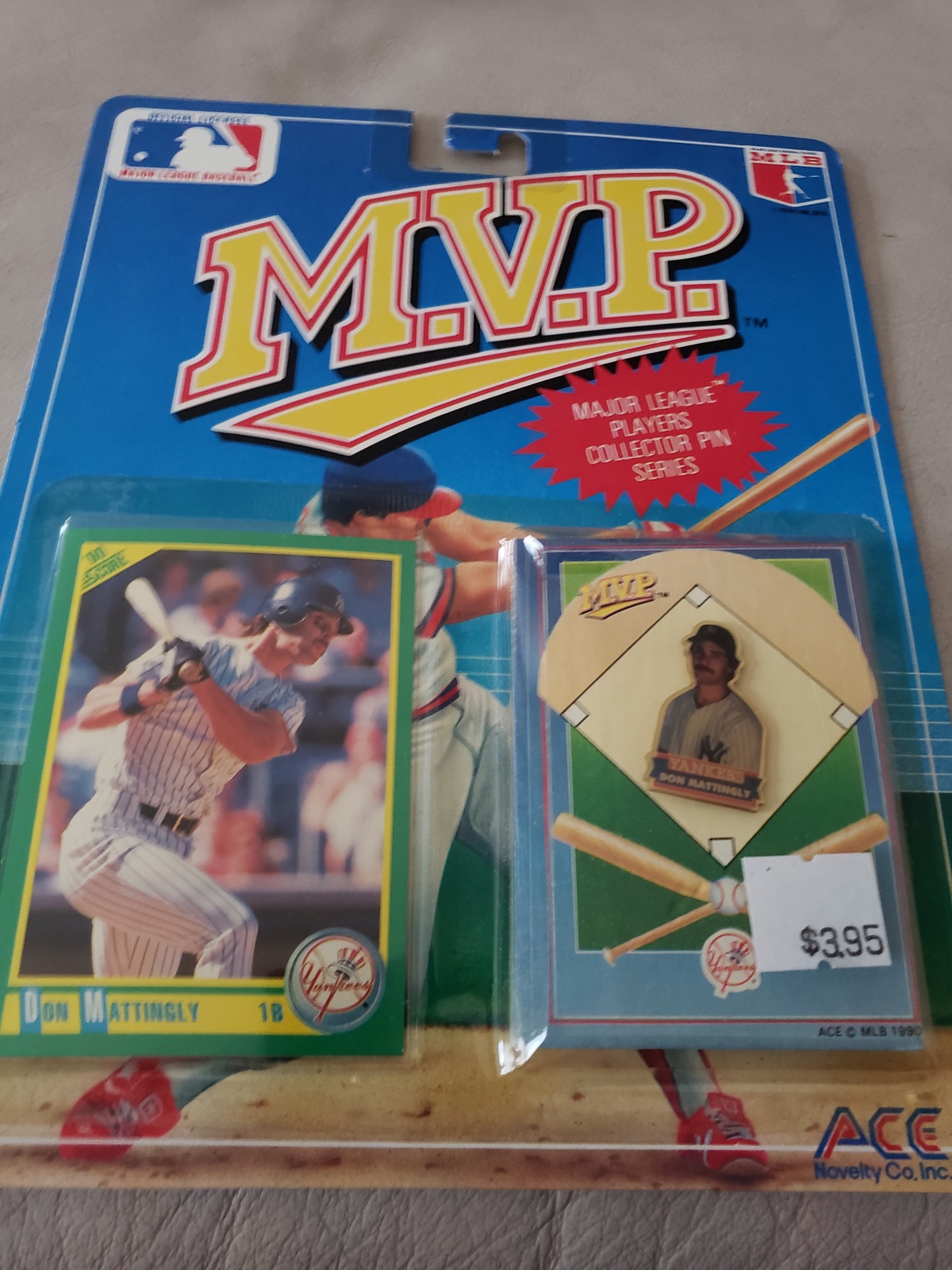 1990 MVP Don Mattingly BASEBALL CARD AND PIN (blister pack) Trading Card Singles