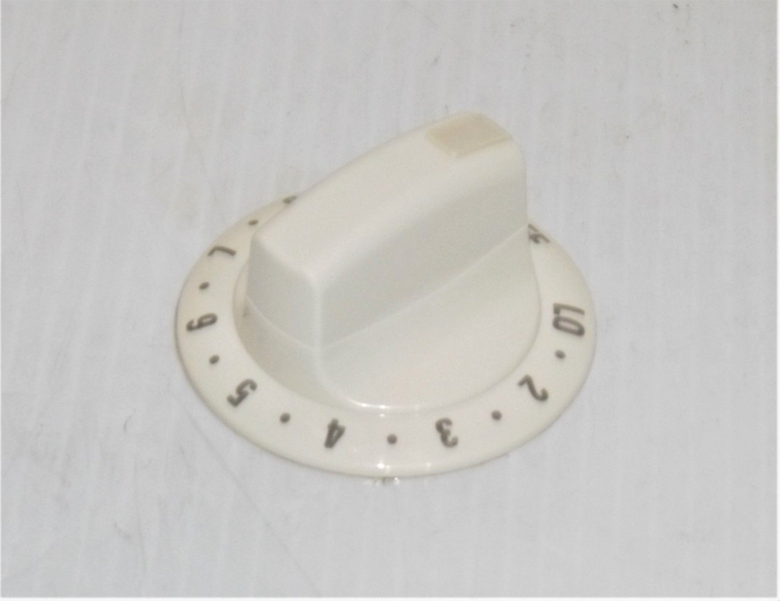 Sears Kenmore Range Surface Burner Knob Bisque (316208102) {P3071