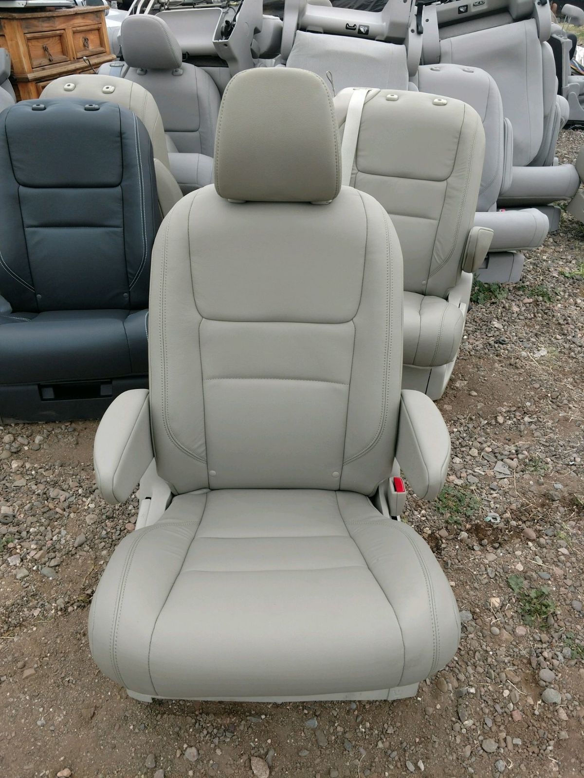 2015 2020 Toyota Sienna Middle Second Row Bucket Seat Right Side Tan