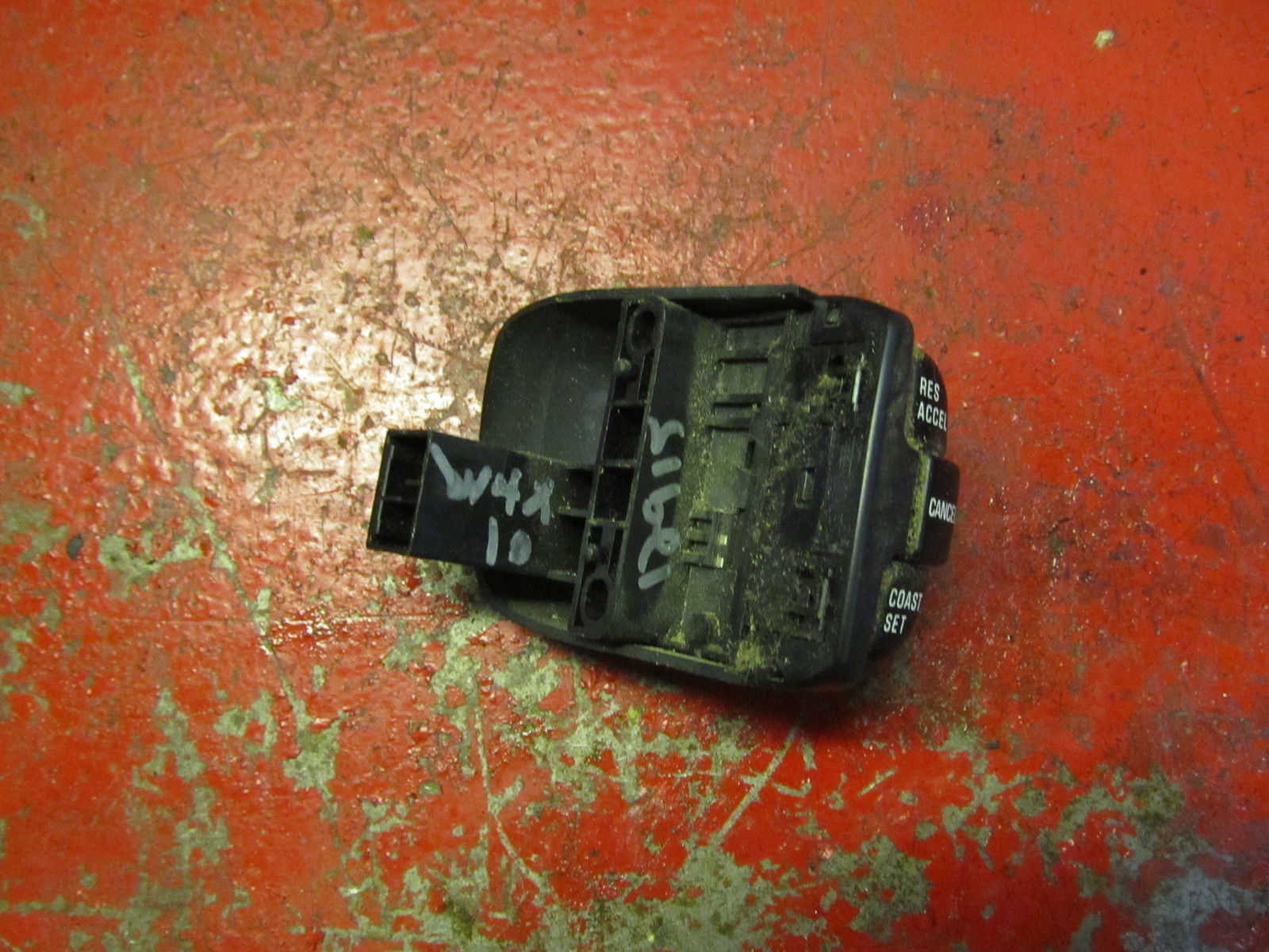 04 03 02 00 01 Nissan xterra steering wheel mounted cruise control