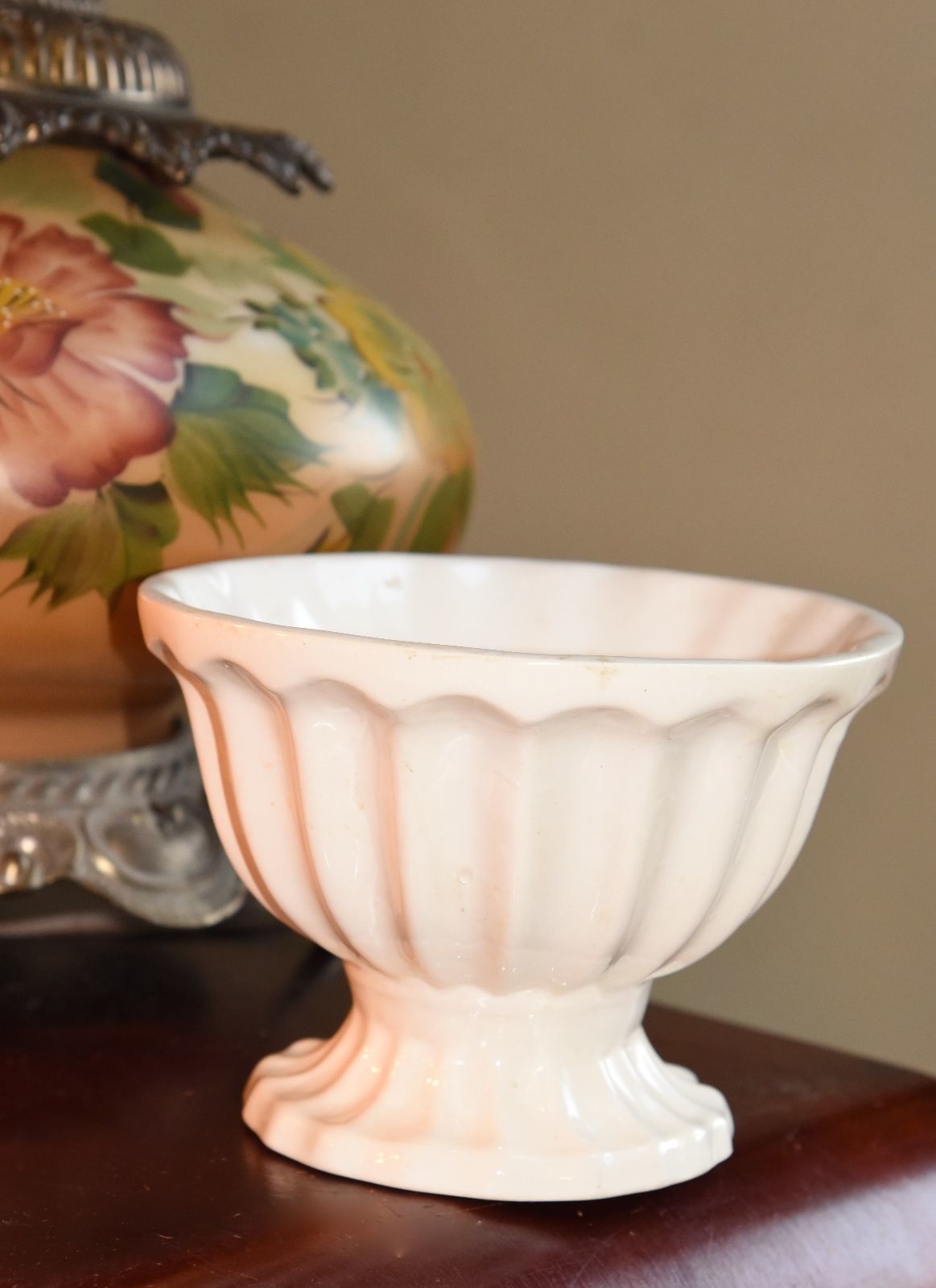 VINTAGE VASE COMPOTE RIBBED MELON ROUND MATTE WHITE CERAMIC USA 4.75" H