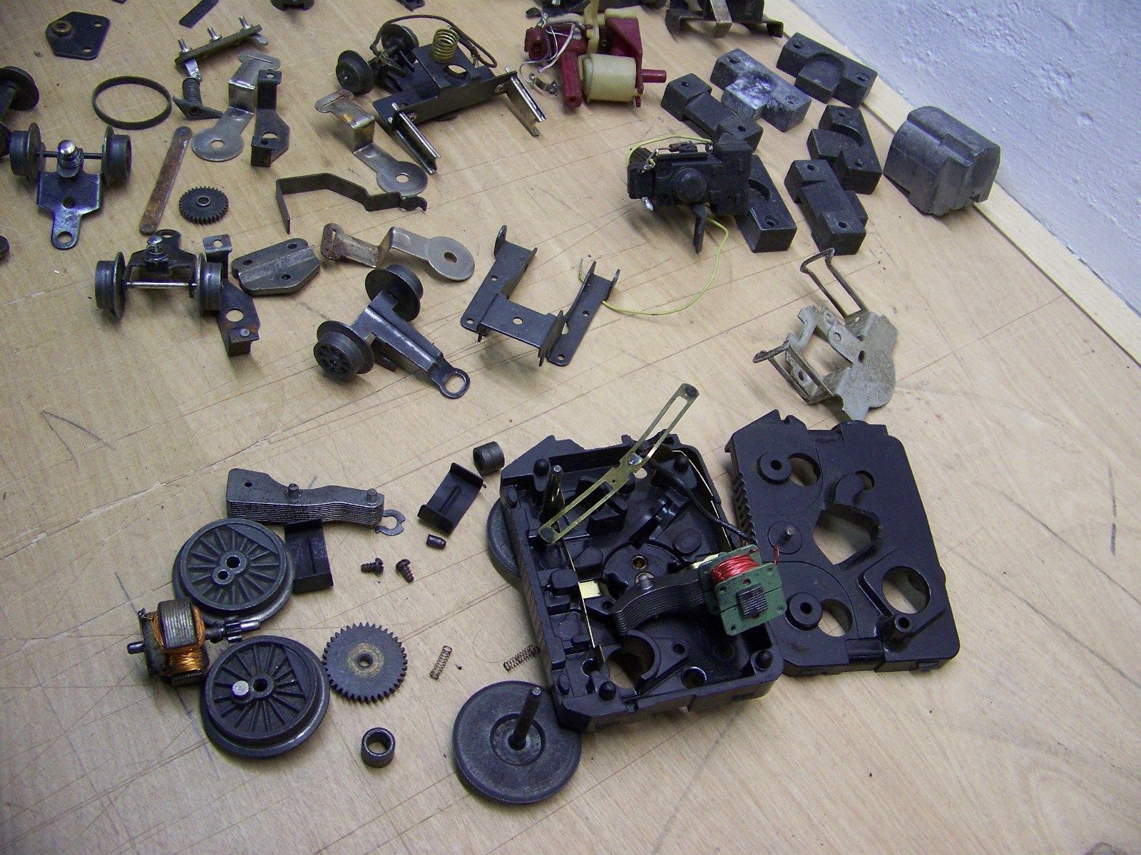 Lionel postwar train steam engine parts lot - Parts & Spares